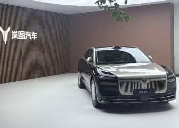 携华为技术攻坚豪华车市场！卢放详解岚图追光L上市背后：实现用户体验升级，必须进入高端市场