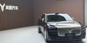 携华为技术攻坚豪华车市场！卢放详解岚图追光L上市背后：实现用户体验升级，必须进入高端市场