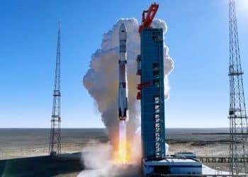 朱雀三号发射入轨，回收试验失败：发生异常燃烧；该可回收火箭曾获马斯克高度关注，此前他称「可能在五年内超过猎鹰」