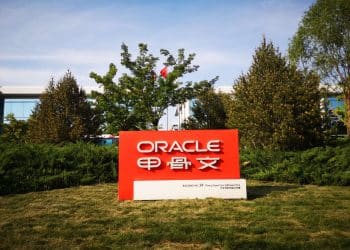 甲骨文5230亿美元订单背后：恐背上3000亿美元巨额债务，信用违约警报拉响，成AI风险晴雨表