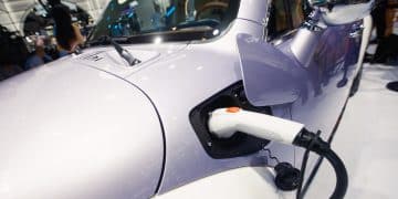 1550万缺口待补！中国充电桩双路径「出海」，专家：企业需根据当地情况灵活调整策略