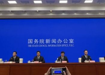 2024至2025年实现家电以旧换新1.92亿台，汽车以旧换新中新能源汽车占比近六成，带动绿色消费市场规模稳步扩大