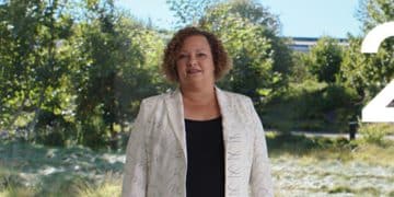 苹果副总裁丽莎•杰克逊或已退休 个人信息已从苹果官网管理层撤下