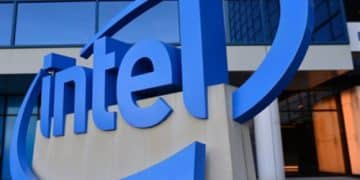 英特尔有望为苹果iPhone代工部分芯片 消息称从2028年开始