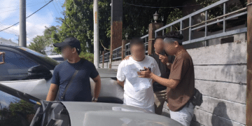 44岁中国籍博彩头目「老大特里」，在菲律宾被捕！其被指控贩运人口，还涉嫌对园区「犯错员工」实施酷刑