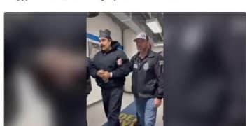 马杜罗现身美国缉毒局采指纹 疑似左腿受伤 说「新年快乐」