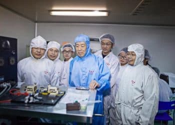 性能突破性提升！我国攻克半导体材料世界难题