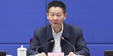 证监会：严肃查处过度炒作乃至操纵市场等违法违规行为 坚决防止市场大起大落