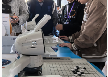 阿里云通义智能硬件展 千余款 「黑科技」AI硬件「吸睛」