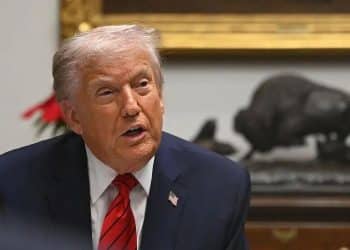 伊朗大范围断网！特朗普：如再有人员死亡 将对伊进行「严厉打击」！「美国可能正准备世界大战」！油价大涨