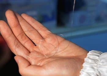 我国科学家成功研制「纤维芯片」