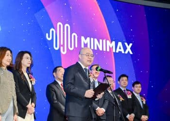 「千亿市值」叩门AGI时代：MiniMax资本狂欢背后，中国大模型的盛宴与荆棘