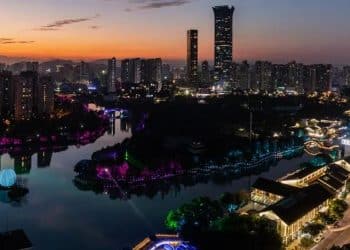 新年第一会「抢跑」，这座「万亿之城」要来了