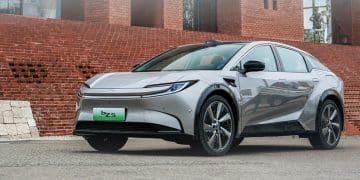 先涨价再特惠，这款新能源车型「迷幻」调价  经销商：降价力度大才能更吸引购车者