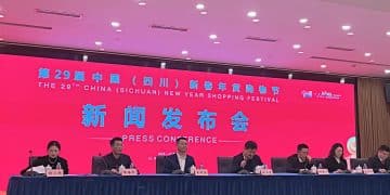 不只腊肉白酒！今年四川年货节刮起「银发智能风」，新消费趋势显现