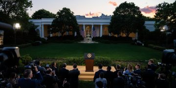 美联储大消息！特朗普暗示哈西特留任，沃什获下任主席提名的可能性飙升至60% 左右