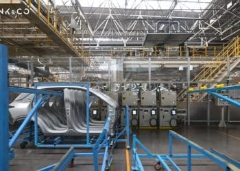 西部极核，打响造车「翻身仗」