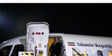 最新！内塔尼亚胡：伊朗必须交出武器，拆除核设施！美媒：若美伊谈判失败，特朗普支持以空袭伊弹道导弹设施