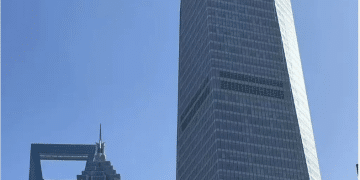 突发！房企巨头宣布：执行董事冯秀炎因健康问题请辞！她几天前刚被曝疑涉贪腐，公司：正进行检视