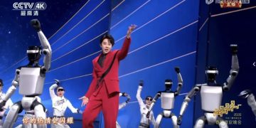 机器人浓度最高的一届春晚 四家机器人厂商舞台上PK