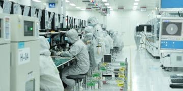 「不停工、不停产」，这家企业初一到初五累计在岗1.43万人，产值超4亿元！「最爱发钱老板」旗下公司今天也开工，客户已排起长队