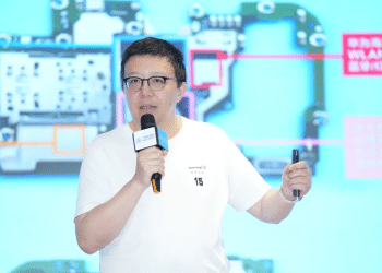 突然公告：离婚，女方分走12.9亿元，男方年薪312万元