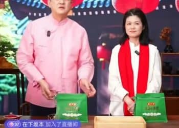 李亚鹏连续两天直播销售额破亿元，他为董宇辉发声：两人素不相识，通过中间人给嫣然捐了一大笔钱，比200万元高很多