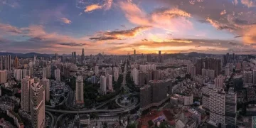 城市24小时 | 卡位「元年」，这座一线城市「出手」了