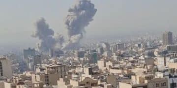 突发！以色列对伊朗发动先发制人的打击，伊首都德黑兰发生爆炸！以国防部长宣布全国进入紧急状态