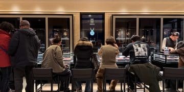 3条金项链一夜「增值」超2.3万元！老铺黄金开年猛涨20%~30%，距离奢侈大牌还有多远？