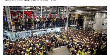 特斯拉干掉方向盘，中美自动驾驶终极对决