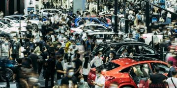 2 月车市迎结构性调整：吉利独破20万辆，比亚迪海外销量首超国内