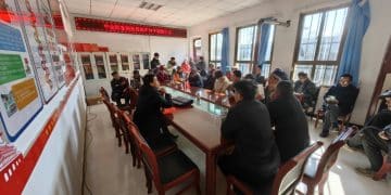 中金财富期货有限公司在梁庄村举办西葫芦种子捐赠仪式